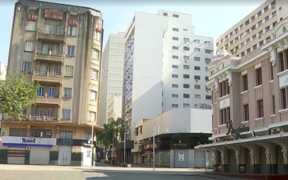 Ribeirão Preto, SP, inicia confinamento de 120h para tentar conter avanço da Covid-19